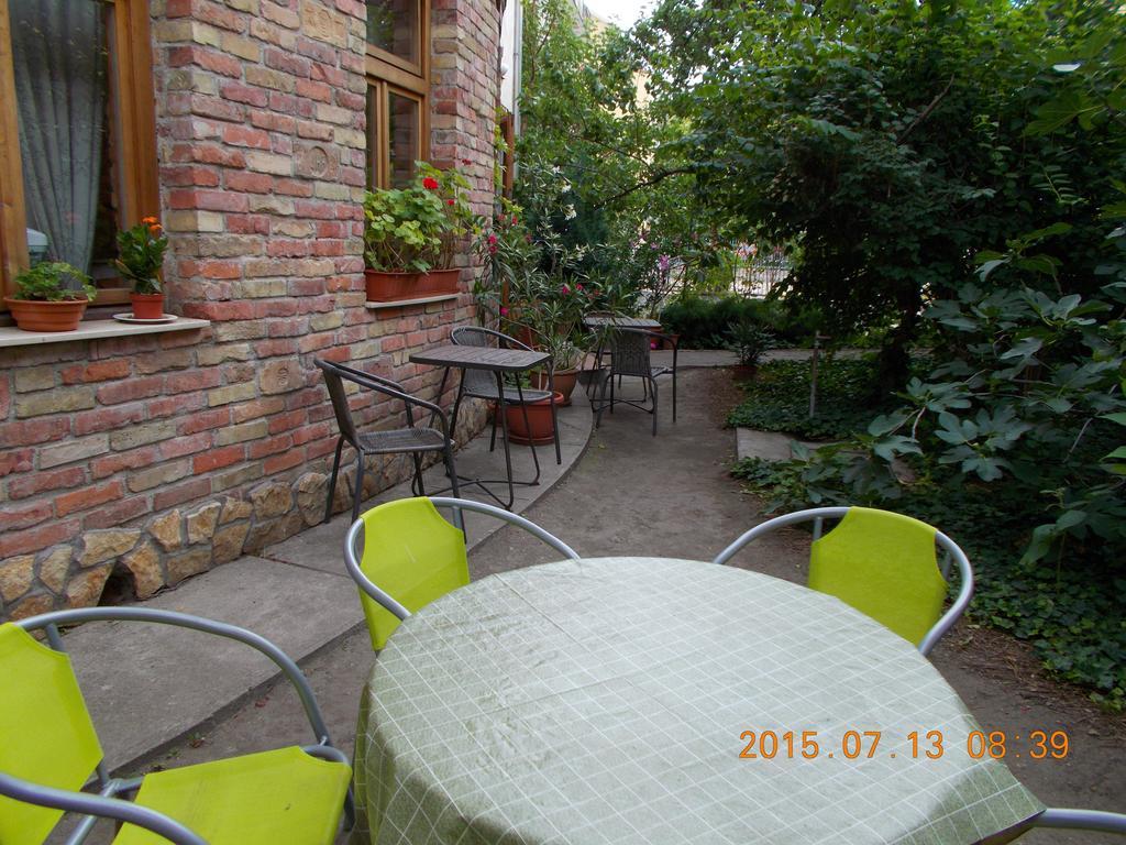 Hungaria Guesthouse Budapest Luaran gambar